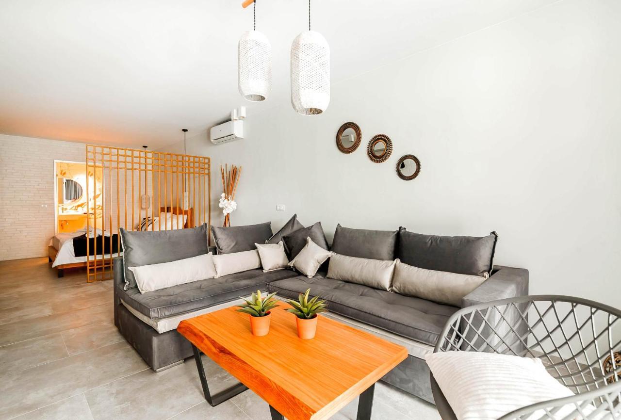 Olia Suites 帕尔加 外观 照片